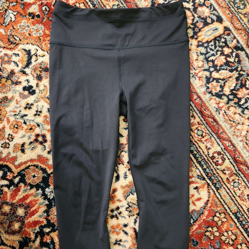 Athleta Accelerate Cropped Leggings Small - 3/4 length